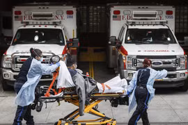 New York có số ca tử vong Covid-19 tăng mạnh, Thống đốc Cuomo chống lệnh Tổng thống Trump
