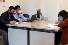 1 chủ cửa hàng hoa bị phạt 12,5 triệu vì đăng tin giả giãn cách xã hội thêm 2 tuần