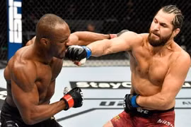 Những khoảnh khắc ấn tượng của UFC 251