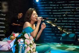 Nhạc sĩ bản hit "Hoa Nở Không Màu" tố Văn Mai Hương hát không xin phép