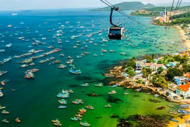 Phú Quốc mở lại đường bay nội địa, du khách trong nước đã có thể đến với “đảo ngọc” dịp lễ 30/4