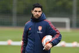 HLV Mikel Arteta lên tiếng về scandal Luiz đấm Ceballos