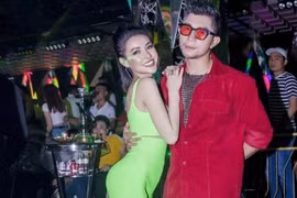 Ngân 98 'đi làm' đã chịu mặc kín đáo hơn sau khi bị xử phạt