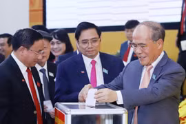 Đại hội Đảng bộ Hà Tĩnh ủng hộ đồng bào miền Trung khắc phục hậu quả mưa lũ