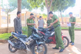 Bắt giam nhóm đối tượng dùng thiết bị phá sóng trộm cắp xe máy ở khu vực Tây Nguyên