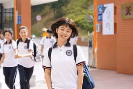 Đàm Tùng Vận bị netizen Trung chê quá già khi 30 tuổi đóng vai thiếu nữ 16