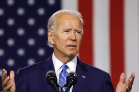 Tin thế giới 23/8: Biden kêu gọi Trump đóng cửa nước Mỹ vì COVID-19 bùng phát