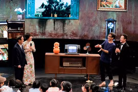 Quán Thanh xuân tháng 8: Bật ti vi tìm ký ức