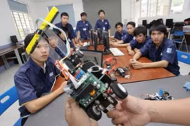 Phát triển nguồn nhân lực thích ứng với yêu cầu Cách mạng 4.0