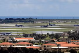 Mỹ lặng lẽ rút tất cả máy bay ném bom khỏi Đảo Guam
