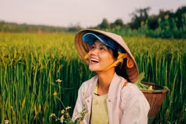 H'Hen Niê bên người yêu tại Đắk Lắk