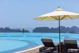 Người Việt du lịch khám phá đất Việt, giải pháp không chỉ thời hậu Covid