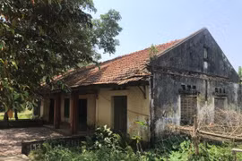 “Phân lô” quá khứ, “bán nền” tương lai!