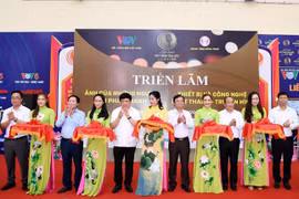Khai mạc triển lãm “Ảnh của những người làm phát thanh”
