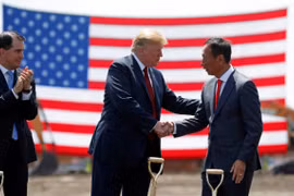 Foxconn cam kết duy trì đầu tư vào 'bang chiến trường' Wisconsin ngay trước thềm cuộc bầu cử Mỹ