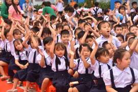 Học sinh tiểu học chính thức không phải đóng học phí