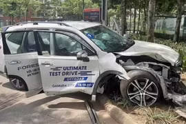Xe lái thử của Subaru Việt Nam gặp tai nạn: Do lỗi động cơ?