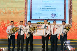 Hà Tĩnh: Huyện Đức Thọ đón bằng công nhận huyện đạt chuẩn nông thôn mới