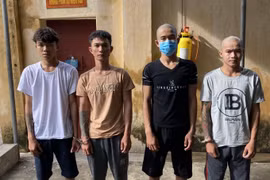 Thanh Hóa: Bắt quả tang 4 người đang "tiệc ma túy" tại quán karaoke giữa mùa dịch Covid-19