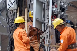 Quảng Ninh: Đình chỉ Trưởng phòng kinh doanh Điện lực Vân Đồn vụ hóa đơn tiền điện gần 90 triệu đồng