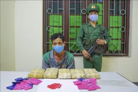 Bắt kẻ vận chuyển 30.000 viên ma túy tổng hợp xuyên biên giới