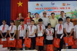 Tân Hiệp Phát trao hàng trăm phần quà cho trẻ em có hoàn cảnh khó khăn