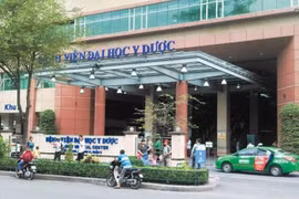 Ngành y TP.HCM không tổ chức tiếp khách, nhận hoa Ngày Thầy thuốc Việt Nam
