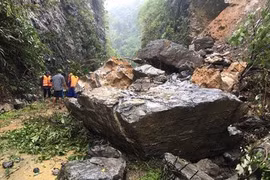 Quảng Bình: Sạt lở núi, vùi lấp lán trại, 1 người chết, 3 người mất tích