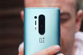 OnePlus 8 Pro được bình chọn là smartphone tốt nhất năm 2020-2021