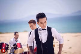 Loạt ca khúc hit của Tuấn Hưng