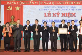 Báo điện tử Đảng Cộng sản Việt Nam đón nhận Huân chương Lao động hạng Nhì