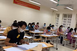 Bộ GD-ĐT công bố phổ điểm thi tốt nghiệp THPT 2020, có 2 thí sinh đạt điểm 10 môn văn