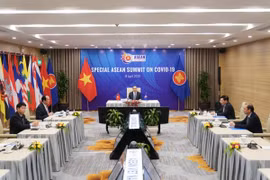 Bừng sáng tinh thần đoàn kết Cộng đồng ASEAN, kề vai vượt qua dịch bệnh COVID-19