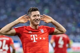 Lewandowski vươn lên đứng đầu danh sách Giày vàng châu Âu