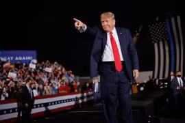 Bầu cử Mỹ: Ông Trump nhắm vào Florida, Biden tập trung vào Michigan