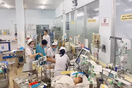 Chơi trò thắt cổ trên Youtube bé gái 5 tuổi tử vong thương tâm