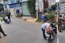 Bình Dương: Bị tạt đầu, tài xế xe tải chặn và đánh chết tại chỗ người chạy xe máy