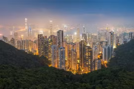 Hong Kong tụt hai bậc trong danh sách thành phố đắt đỏ nhất