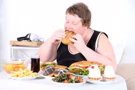 7 thói quen ăn uống của người Việt dễ mang bệnh vào người