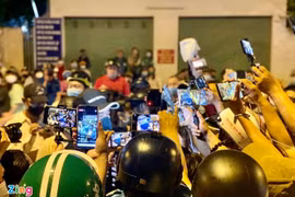Trục lợi từ những livestream giả mạo đám tang nghệ sĩ Chí Tài