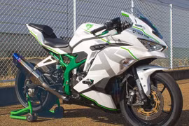 Kawasaki Ninja ZX-25R đạt vận tốc hơn 200 km/h ở đường đua Fuji Speedway