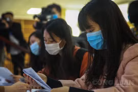 Rất đông tình nguyện viên tham gia đăng ký tiêm thử nghiệm vaccine Covid-19 "made in Vietnam"