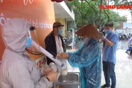 Cây "ATM gạo" yêu thương xuất hiện tại Hà Nội