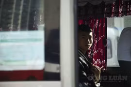 Hà Nội: Nhiều người dân vẫn xem thường việc đeo khẩu trang khi đến nơi đông người