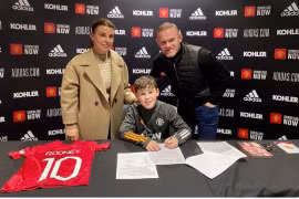Man Utd ký hợp đồng với truyền nhân của Wayne Rooney