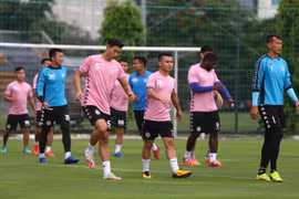 Văn Hậu dính chấn thương, Hà Nội FC nhận cú sốc lớn