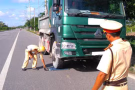 Cà Mau: Chở vượt tải 150%, doanh nghiệp bị phạt 60 triệu đồng
