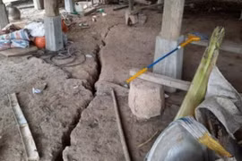 Sơn La: Hàng chục ngôi nhà nứt toác, chực đổ sập do mưa lũ