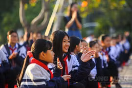 Nụ cười của hàng nghìn học sinh tỉnh Hà Tĩnh đón chào chương trình “Tấm áo nghĩa tình miền Trung"