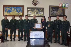 Hơn 350 ấn phẩm báo chí được tặng cho các đơn vị biên phòng tỉnh Thái Bình